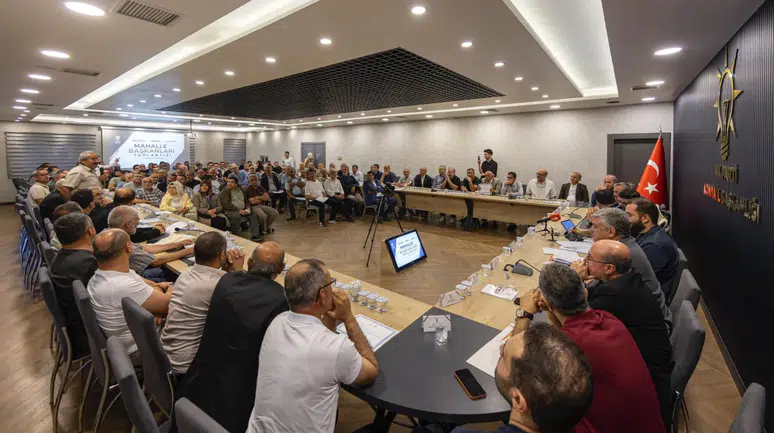 AK Parti Konya’da Mahalle Başkanları buluştu