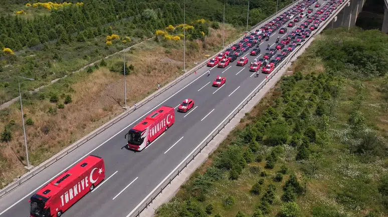 Togg, Millileri Dünya Kupası yolculuğuna konvoyla uğurladı