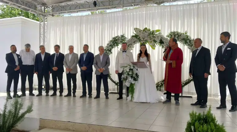 Konya'da Hekimoğlu ve Devret ailesinin mutlu günü
