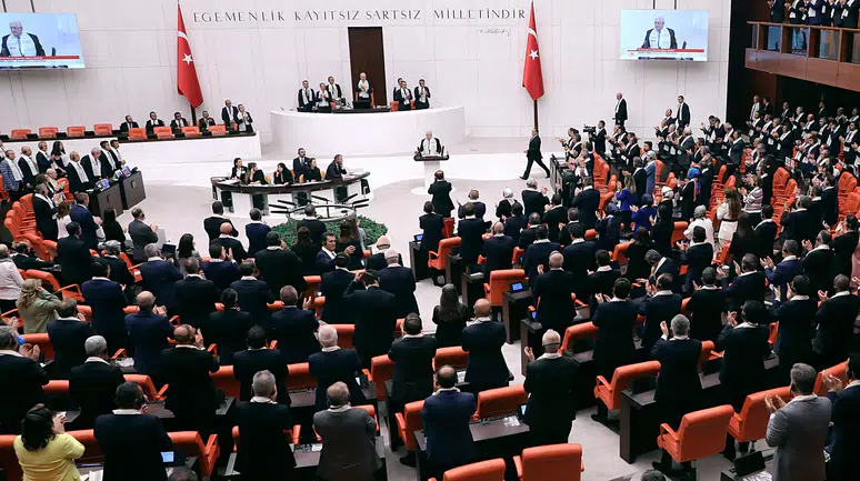Siyasi parti nasıl kurulur: Türkiye partiler mezarlığı