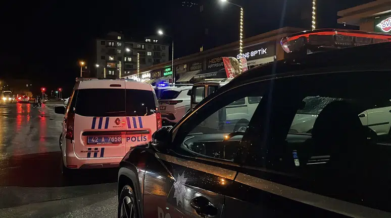 Konya'da 'asansörle eşya taşıma' kavgası: Yaralılar var