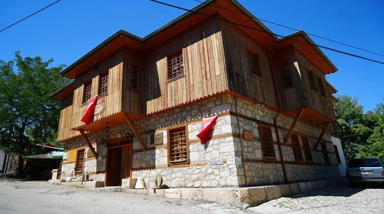 "Orda Bir Köy Var Uzakta": İşte o köy