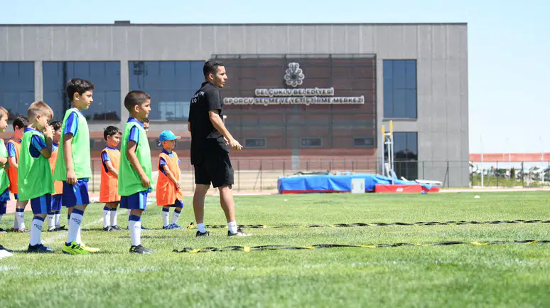 Konya ithal sporcular ile takım kurmuyor: Gençler şehri temsil ediyor
