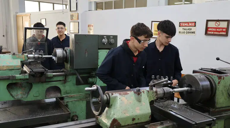 Aileler endişeli: Meslek liseli öğrenciler stajlarda ölüyor