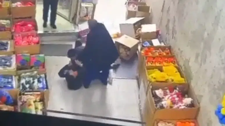 Esnafların müşteri kapma kavgası kamerada