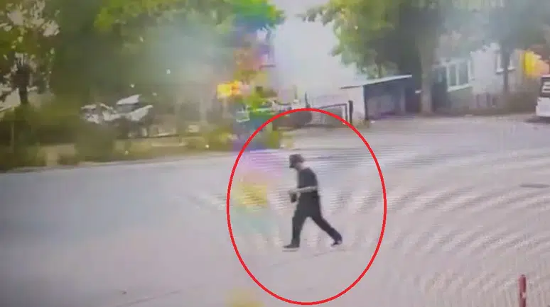 Şapkalı hırsız 'Örümcek Adam' gibi tırmanıp evleri soydu