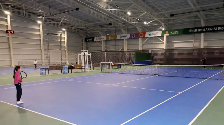 Karatay'da büyük heyecan: Konya Tenis Turnuvası sürüyor