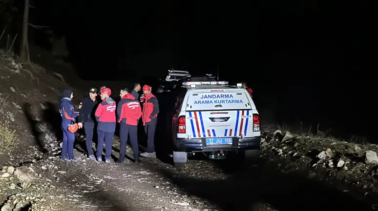 Yazılı Kanyon'da mahsur kalan 13 İHH gönüllüsü için 115 personel sahada