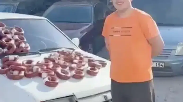 Otomobilini 100 kilo dana sucuğuyla takas etti