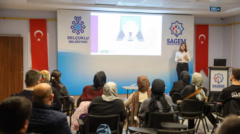 Konya'daki ailelere Teknoloji Bağımlılığı ile Mücadele anlatıldı