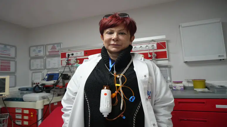 Boynunda kemoterapi, kalbinde meslek aşkı: İki farklı kanser ile mücadele eden hekim