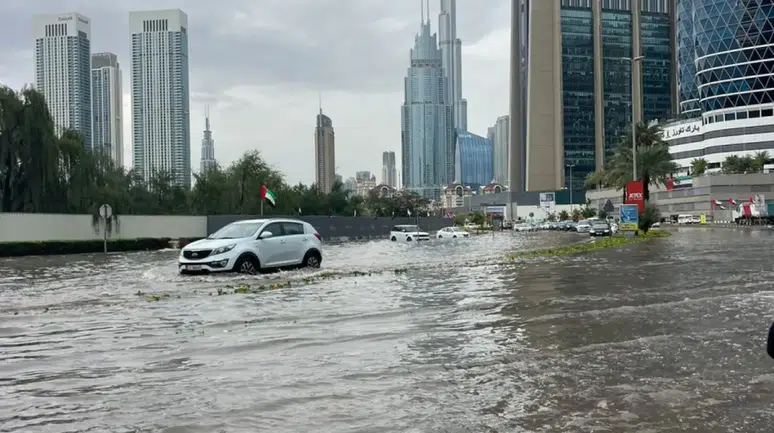 Dünyanın cenneti cehenneme döndü: Dubai'de felaket
