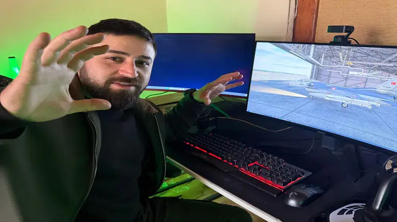 Böylesi görülmedi: Çatı katından sanal F-16 eğitimi