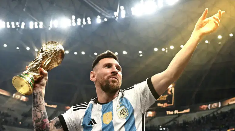 Lionel Messi: Ünlü futbolcu bu kez farklı şekilde tarihe geçti