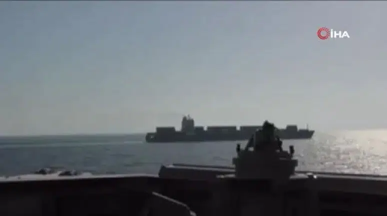 ABD ordusu yayınladı: İran bandıralı kargo gemisi böyle vuruldu