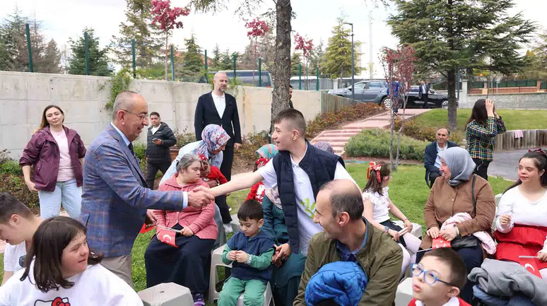 Konya'nın özel çocukları 23 Nisan'ı kutladı: DOSD Meram'da renkli görüntüler