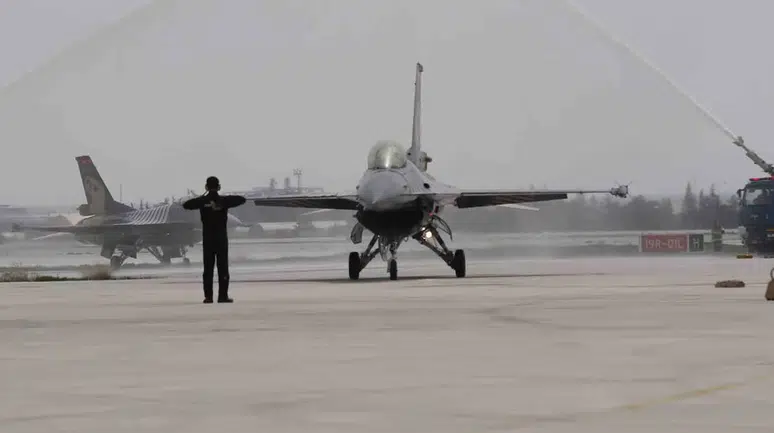 Konya semalarında nefes kesen gösteri: SOLOTÜRK 15. yılını kutladı