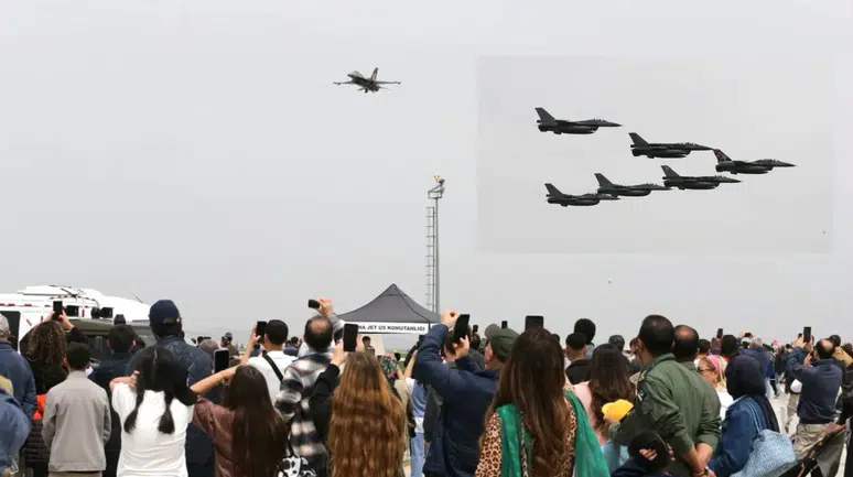 Konya'da gökyüzü akrobatlarından öğrencilere özel 23 Nisan gösterisi