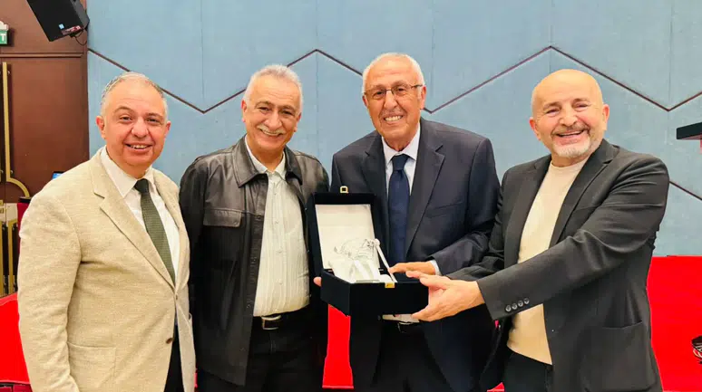 Konya'da duayen eczacılar ödüllendirildi: Mesaisi bitmeyen meslek