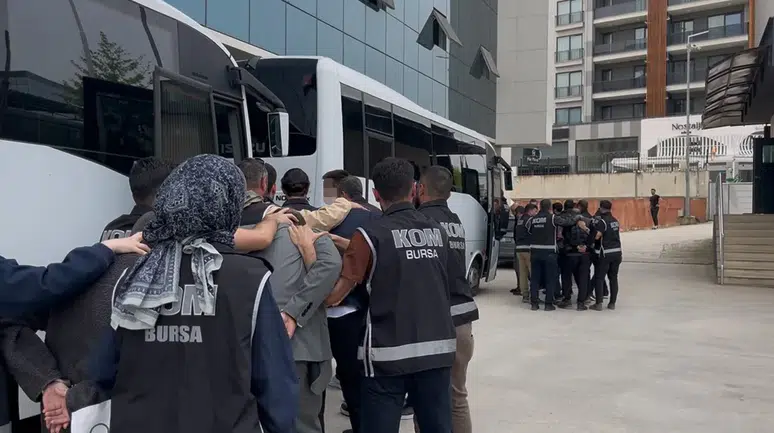 Çiftçileri kumara sürükleyen çete çökertildi: 14 kişi yakalandı
