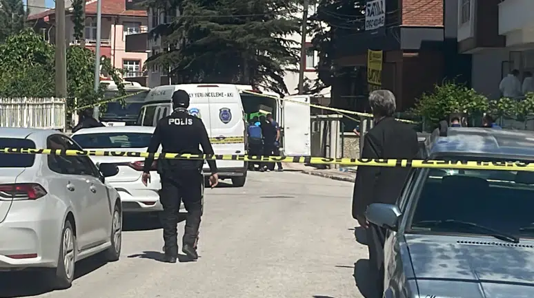 Konya'da anne ve babasını öldüren zanlı parkta eli kanlı bulunmuş