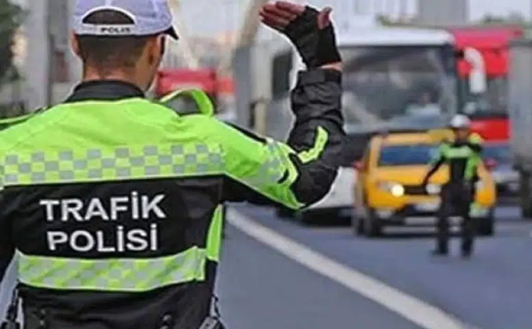 Yaka kamerasız trafik polisi kalmayacak: 111 bin yaka kamerası alınıyor