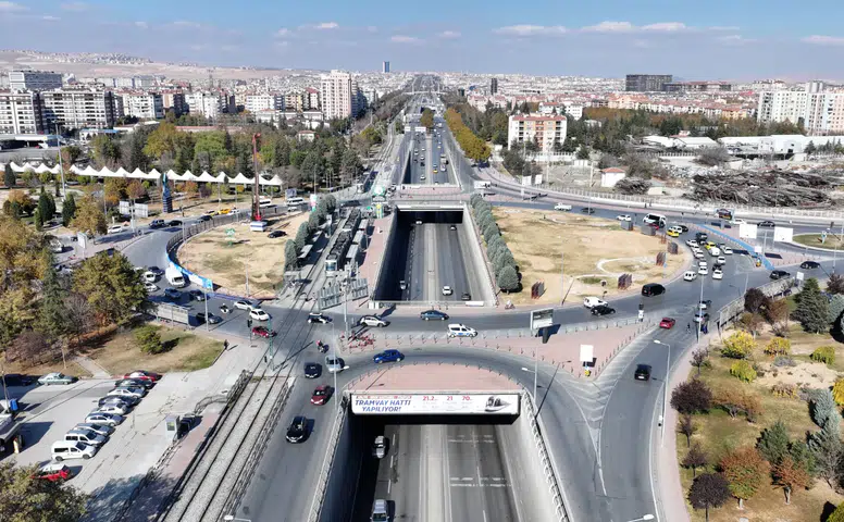 Konya'da sahne iş makinelerinin: Otogar Kavşağı 3 katlı oluyor