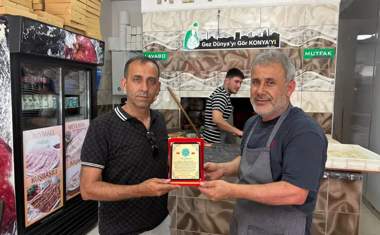 Konyalı gazetecinin hayatını esnaf kurtardı: Heimlich manevrası uyguladı