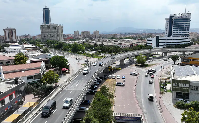 Konya'nın çok kullanılan köprüsünde kalite değişti: Yollar yenilendi