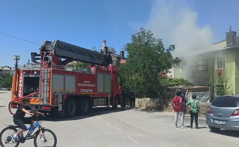Konya'da evde yangın çıktı, kilitli kalan 5 çocuk kurtarıldı