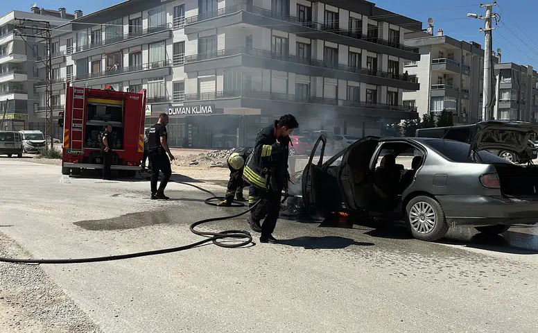 Uzmanlar Konya'dan uyardı: Sıcak havalar araç yangınlarına sebep olabilir