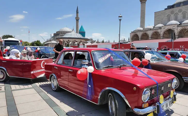 Konya’da 530 yıllık vakfın geleneği yaşatıldı: 30 çocuk için sünnet şöleni