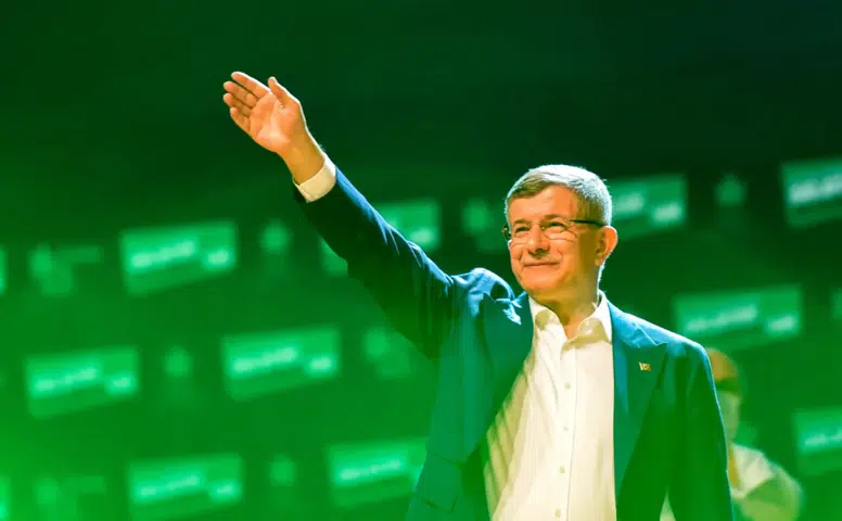 Davutoğlu siyaseti bıraktı: Gelecek Partisi kapatılıyor