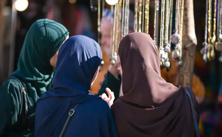 Konya'daki kadına hakaret eden şahıs tutuklandı: Başörtüsü dert olmuş