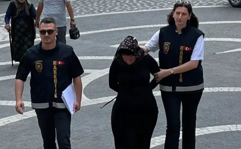 Konya'da tutuklu oğlunu ziyarete gitti, üzerinden 18 uyuşturucu hap çıktı