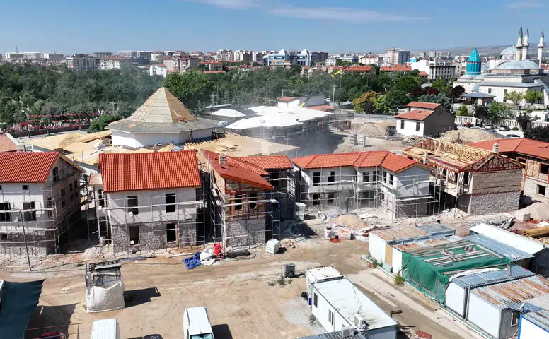 Konya'nın kalbi Mevlana Türbesinin arkası yeni bir kimliğe kavuşuyor