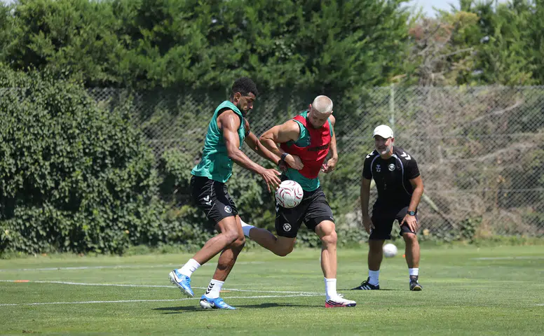 Konyaspor hazırlıklarını sürdürüyor: Rakip Kocaelispor
