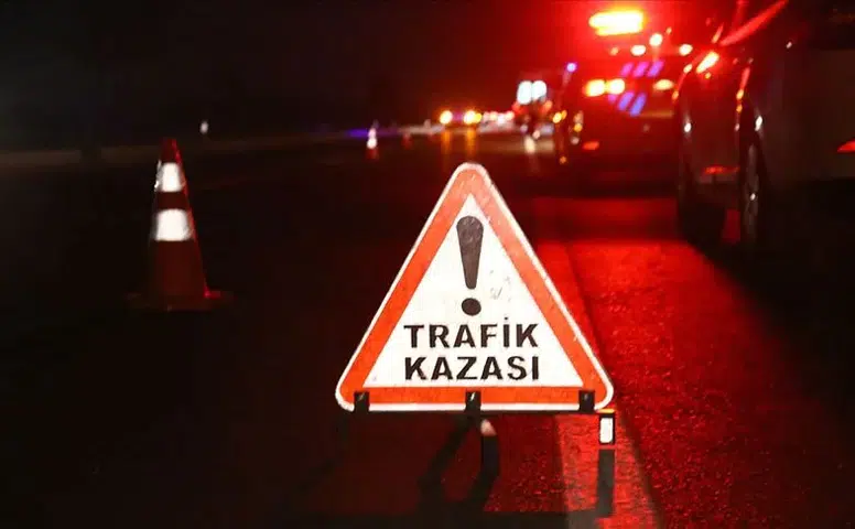 Konya'nın merkezi kilitlendi: Kaza sonrası ortalık savaş alanına döndü