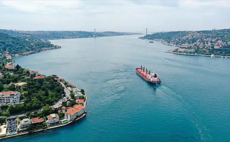 Türk boğazları, Hürmüz ve Panama Kanalı: Süper güçlerin savaş üçgeni