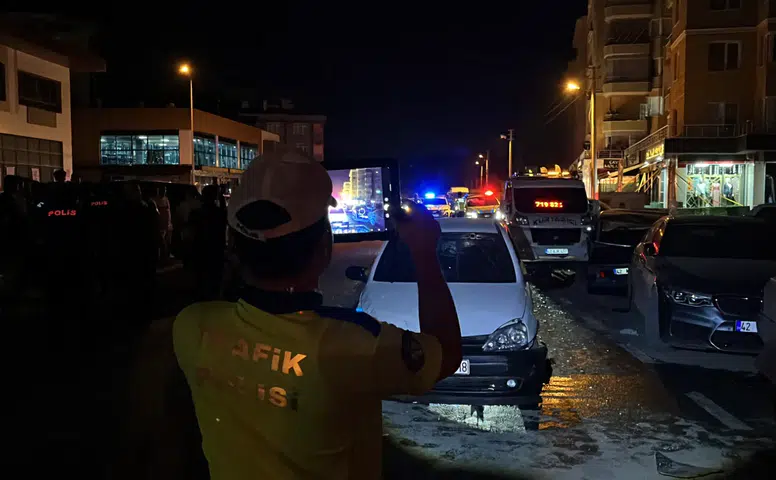 Konya'da otomobiller çarpıştı: Sürücüler dahil 6 kişi yaralandı