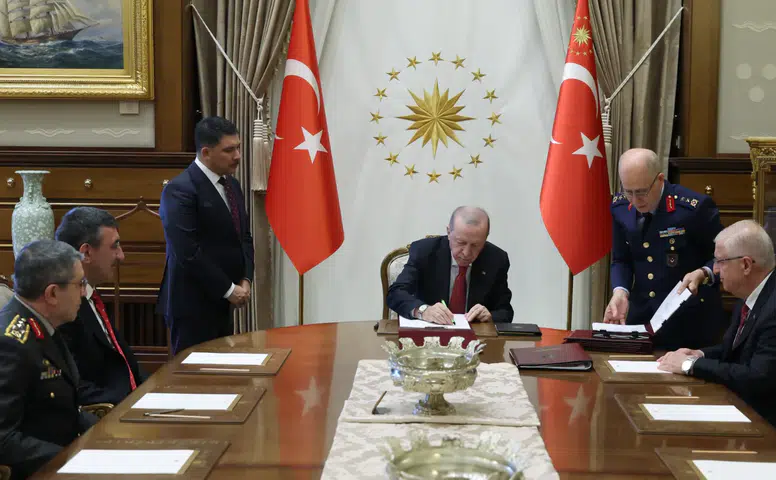 Yeni kuvvet komutanları belli oldu: Havacıların ilk kadın paşası