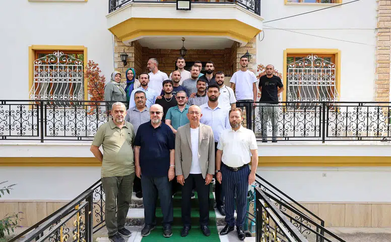 Konya'da bağımlılıkla mücadele eden gençlere Başkan Kavuş'tan ziyaret
