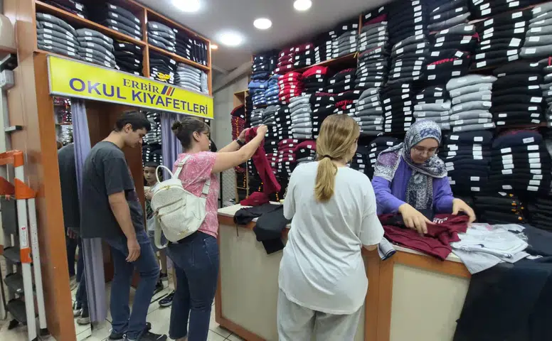 Okul kıyafetinde yeni dönem: Yıllar sonra aynı zorunluluk geri getirildi