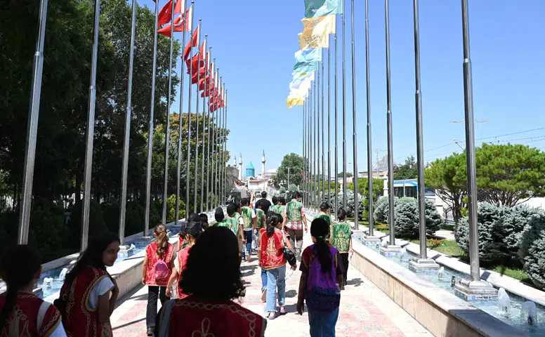 Konya'da öğrenciler, şehrin kalbine yolculuk yaptı