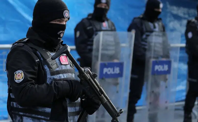 Tribün liderlerinin Konya ayağına operasyon: Evlerinden cephanelik çıktı