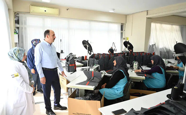 Konya'daki hanımlar yerel ekonomiye büyük katkı sağlıyor: Üretim sürüyor