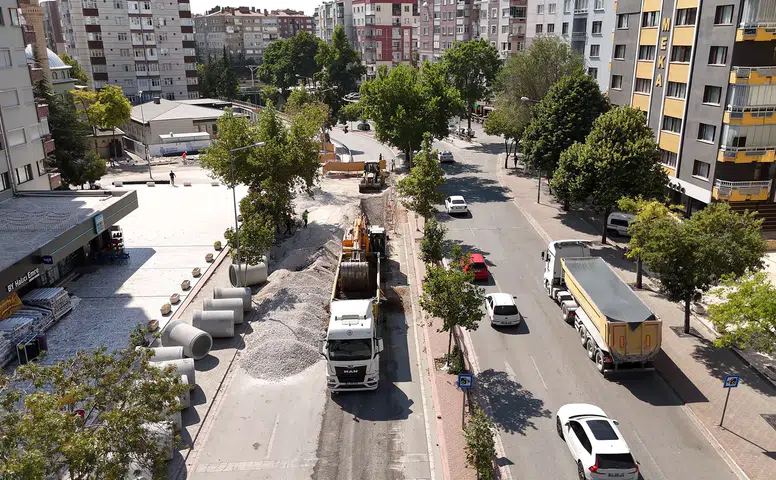 Konya'nın tarihi caddesinde yer altı çalışması: KOSKİ düğmeye bastı