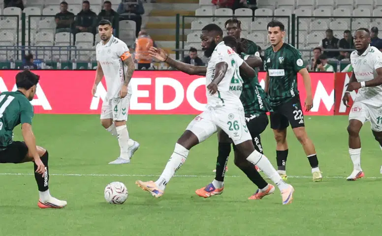 Konyaspor rahat maçı kaybetti: Palut'tan pozitife çevireceğim mesajı
