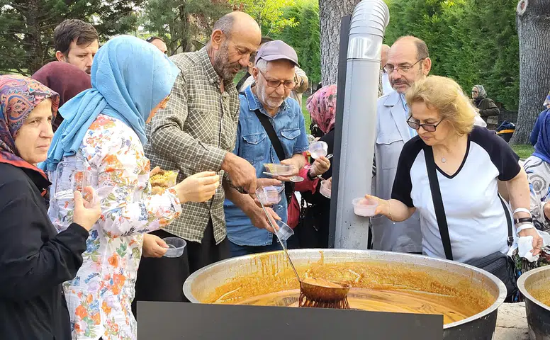 Konya pekmeze doyacak: Meram Bağlarında kazanlar kaynıyor