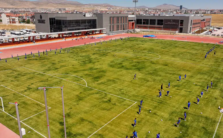 Konya’da bir günde 3 bin 360 sporcunun yararlanacağı tesis göz dolduruyor